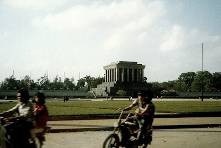 Nguoi Ha Noi cuoi xe sang 