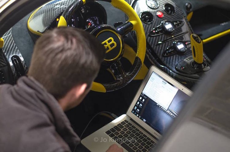 Bugatti Veyron “sieu manh, sieu doc” cua dai gia A Rap-Hinh-2