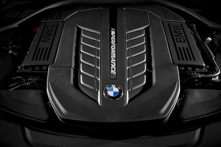 BMW 7 Series co ban the thao M760Li xDrive 