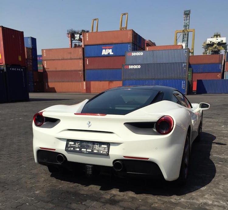 Cap doi sieu xe Ferrari 488 GTB tri gia 30 ty ve Viet Nam-Hinh-12