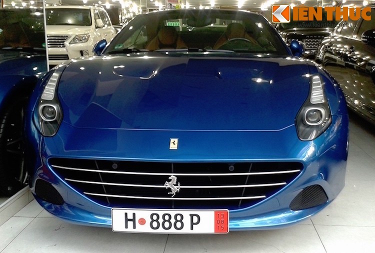 Sieu xe mui tran Ferrari California T dau tien ve Viet Nam-Hinh-2