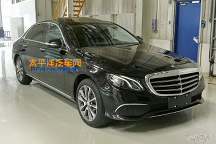 Mercedes E-Class sap co toi 2 phien ban moi-Hinh-4