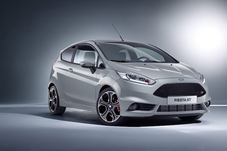 Chi tiet Ford Fiesta ST200 ban the thao manh me nhat