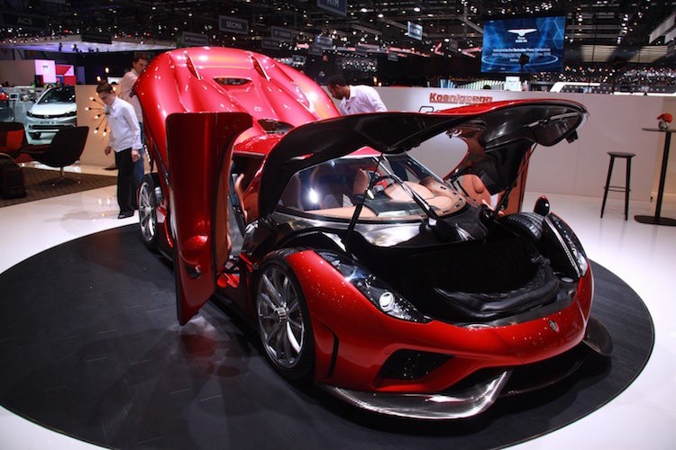 Hang khung Koenigsegg Regera la 