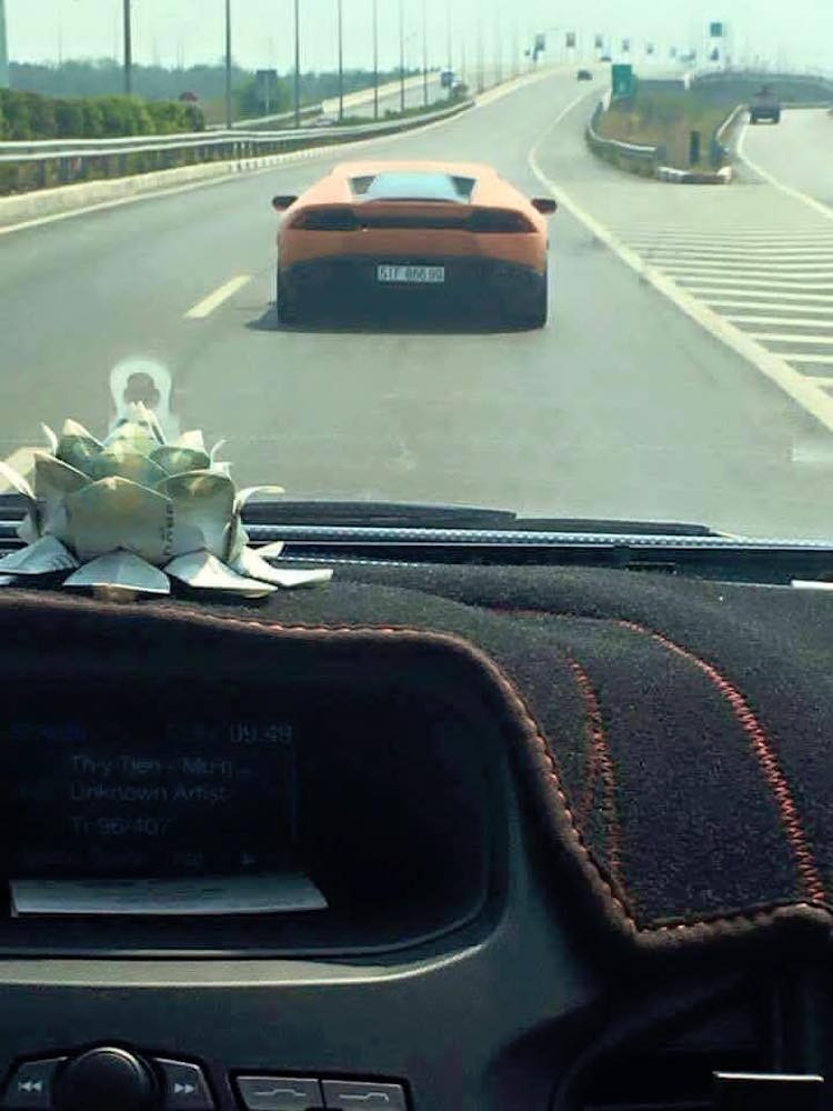 Sieu xe Lamborghini Huracan 13 ty tai Viet Nam gap nan-Hinh-3