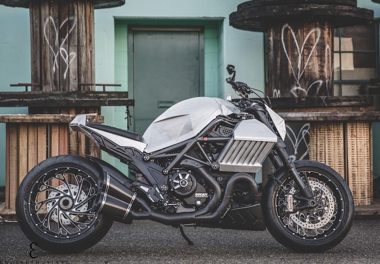 Hoi sinh Ducati Diavel 