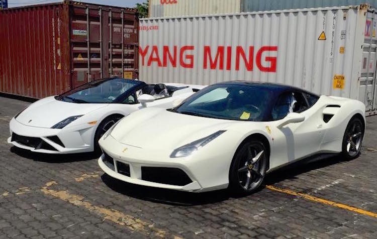 Bo doi sieu xe Ferrari-Lamborghini cap cang Viet Nam-Hinh-2