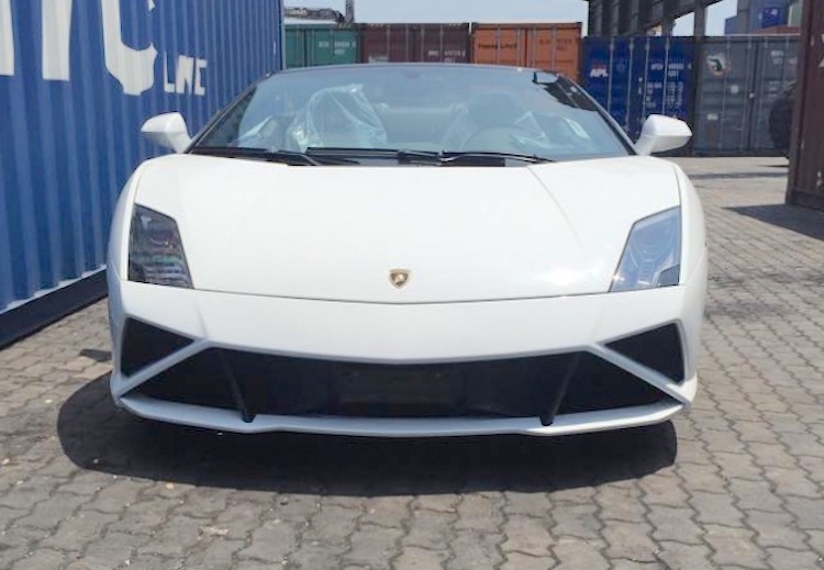 Bo doi sieu xe Ferrari-Lamborghini cap cang Viet Nam-Hinh-7