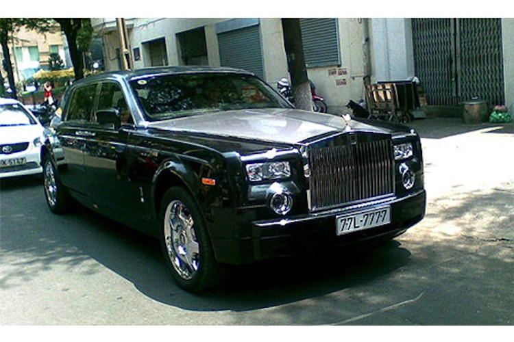 Dan xe Rolls-Royce chuc ty bien 