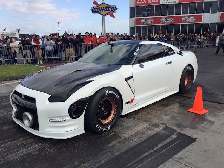 “Soc” voi quai vat Nissan GT-R manh hon 2500 ma luc-Hinh-2