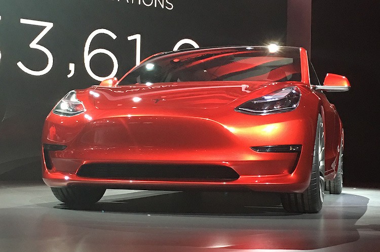 Soi chi tiet xe dien Tesla Model 3 gia 780 trieu-Hinh-3