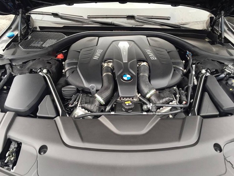 Xe sang BMW 750Li 2016 gia 6,4 ty dau tien tai VN-Hinh-9