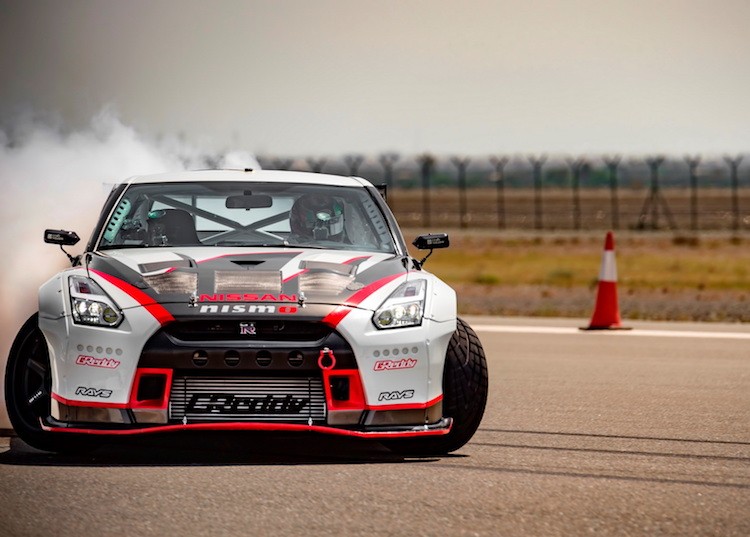 Sieu xe Nissan GT-R pha ky luc toc do drift The gioi