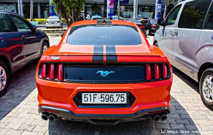 Cap doi sieu xe co bap Ford Mustang “sieu doc” tai VN-Hinh-8