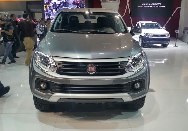 Mitsubishi Triton co “anh em song sinh” Fiat Fullback-Hinh-2