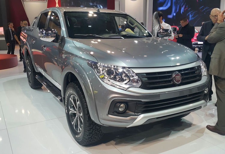 Mitsubishi Triton co “anh em song sinh” Fiat Fullback-Hinh-8