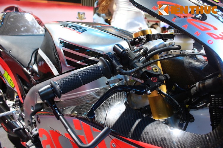 Can canh “xe dua hang doc” MotoGP Aprilia RS-GP tai VN-Hinh-5
