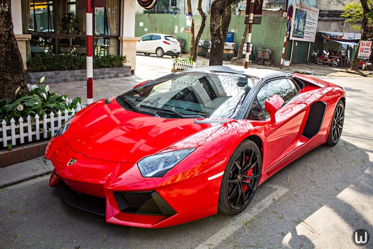 Sieu xe Lamborghini Aventador Roadster 24 ty “dai nao” HN