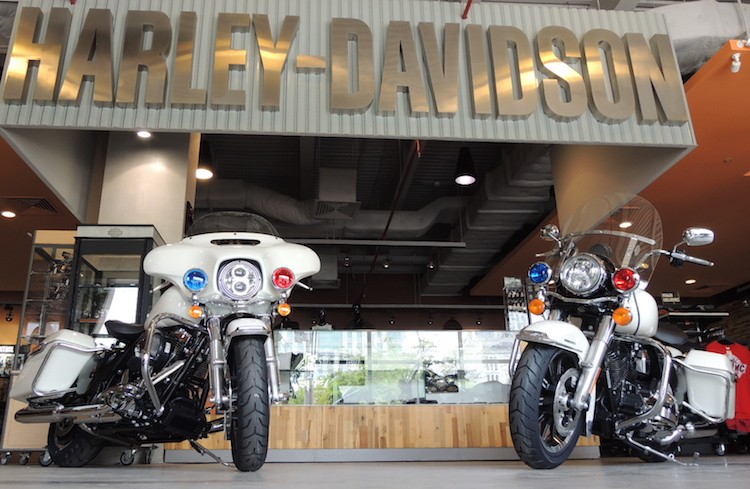 Bo doi moto canh sat Harley-Davidson chinh hang tai VN