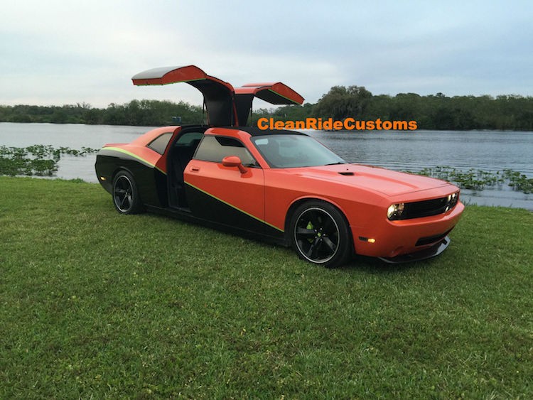 Xe co bap Dodge Challenger do limousine 