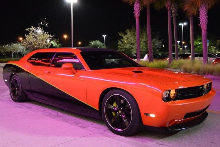 Xe co bap Dodge Challenger do limousine 