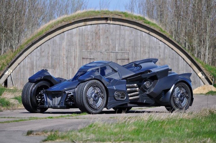 “Choang” voi sieu xe Batmobile trong hanh trinh Gumball 3000