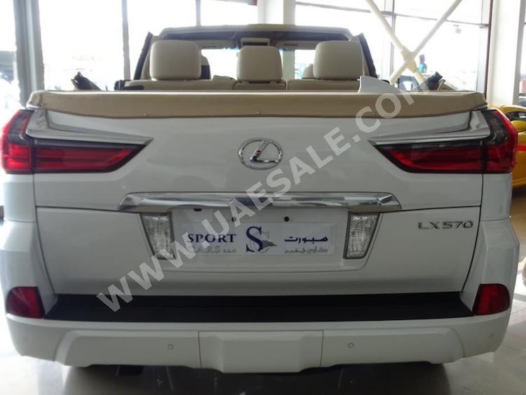 “Soc” voi SUV Lexus LX570 mui tran gia 7,7 ty dong-Hinh-6