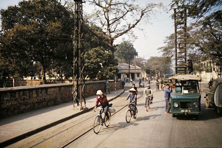 Hon 40 nam truoc, nguoi Ha Noi chay 