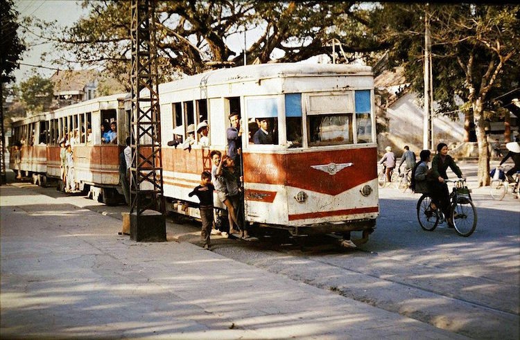 Hon 40 nam truoc, nguoi Ha Noi chay 