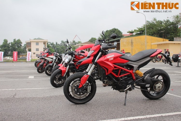 Khoa huan luyen Ducati Riding Experience sap den Ha Noi-Hinh-3
