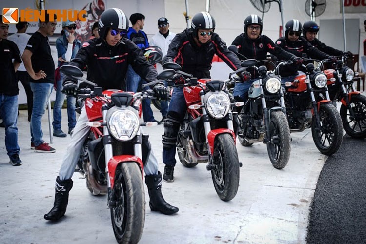 Khoa huan luyen Ducati Riding Experience sap den Ha Noi
