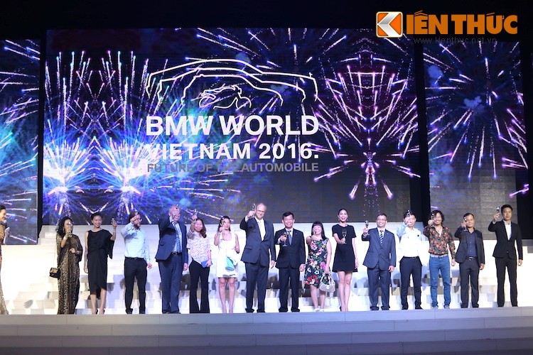 BMW ban duoc 126 xe tai BMW World Vietnam 2016