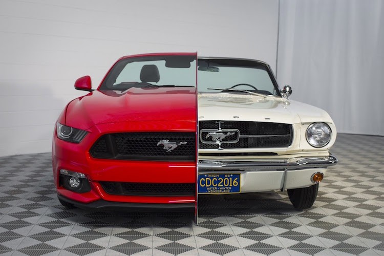 Ford “cua doi” Mustang 1965 va 2015 ghep thanh xe doc
