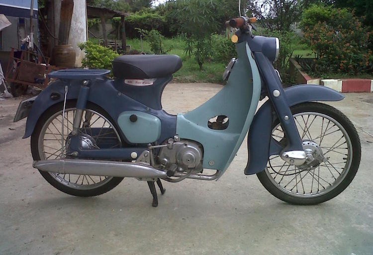 Honda Super Cub C100 doi dau “sieu hiem” tai VN