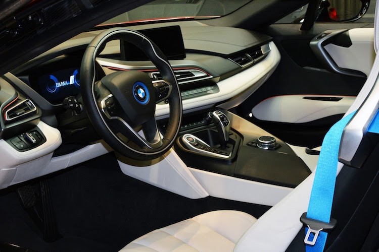 Sieu xe BMW i8 “ruc lua” cua dan choi Abu Dhabi-Hinh-7