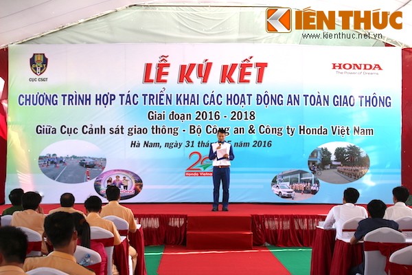 Honda Viet Nam cung CSGT trien khai cac hoat dong ATGT