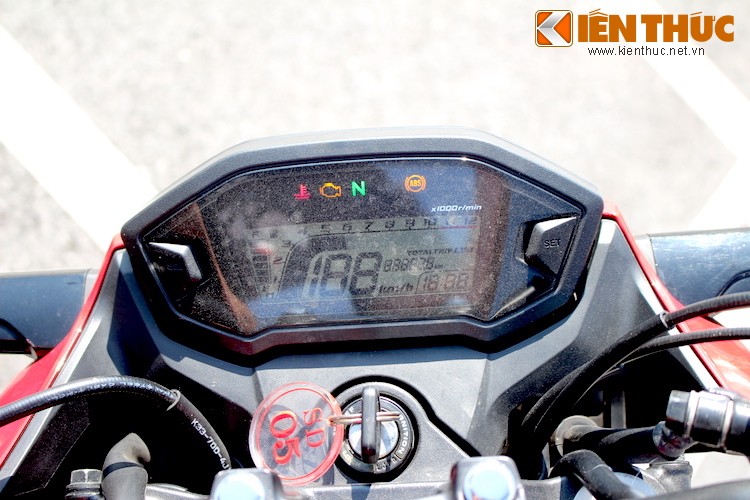 “Xe luyen cong” Honda CB300F cua Canh sat giao thong Viet-Hinh-5