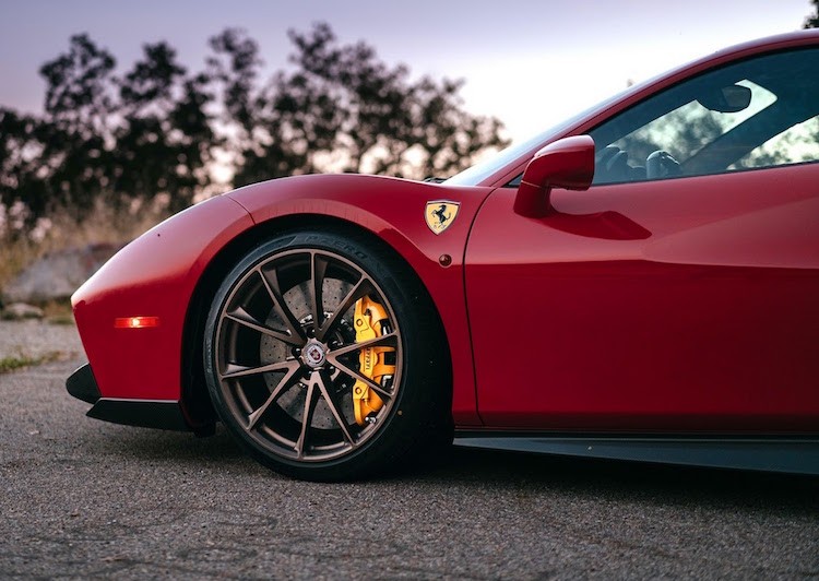 Lamborghini Huracan “so mam khung” cung Ferrari 488 GTB-Hinh-3