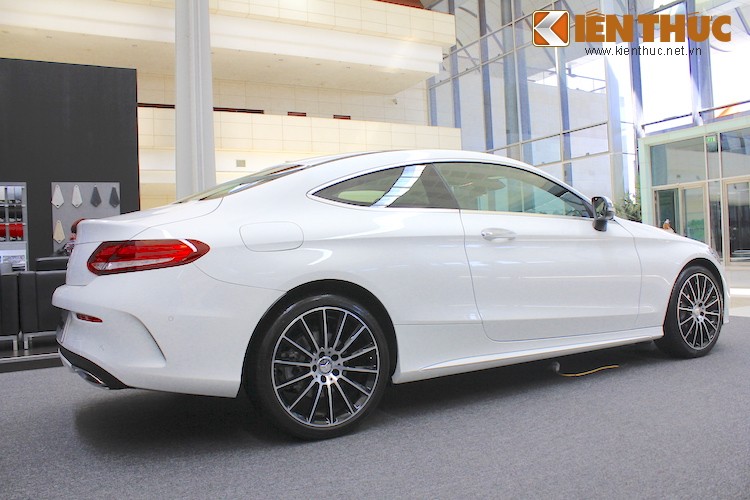 Mercedes C300 Coupe “sang chanh” gia 2,7 ty dong ve VN-Hinh-14
