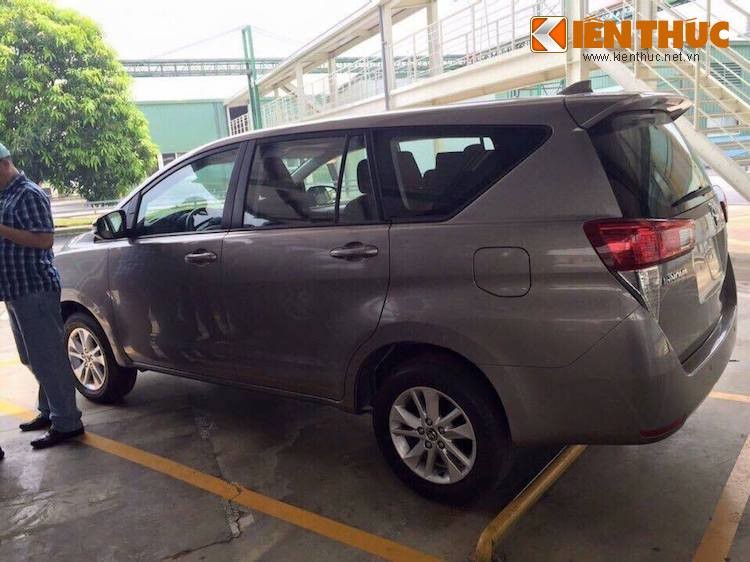 Can canh Toyota Innova moi gia gan 1 ty dong tai VN-Hinh-2