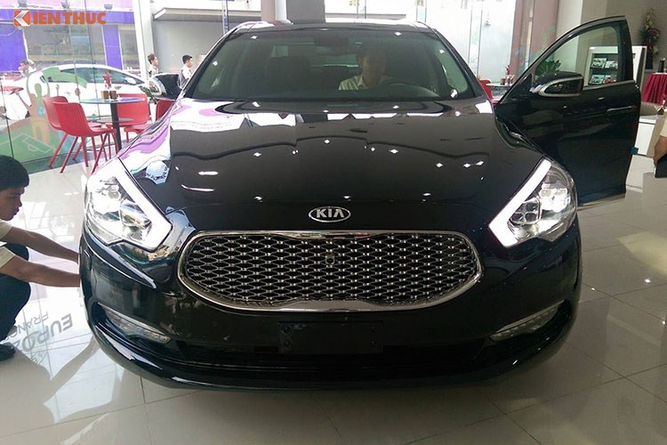 Kia ra mat xe sang Quoris 