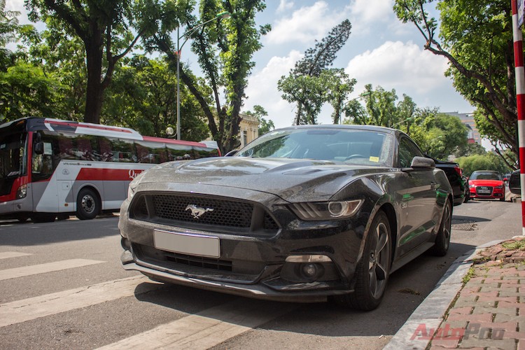 “Ngua hoang” Ford Mustang GT 5.0 lan banh tai Ha Noi-Hinh-2