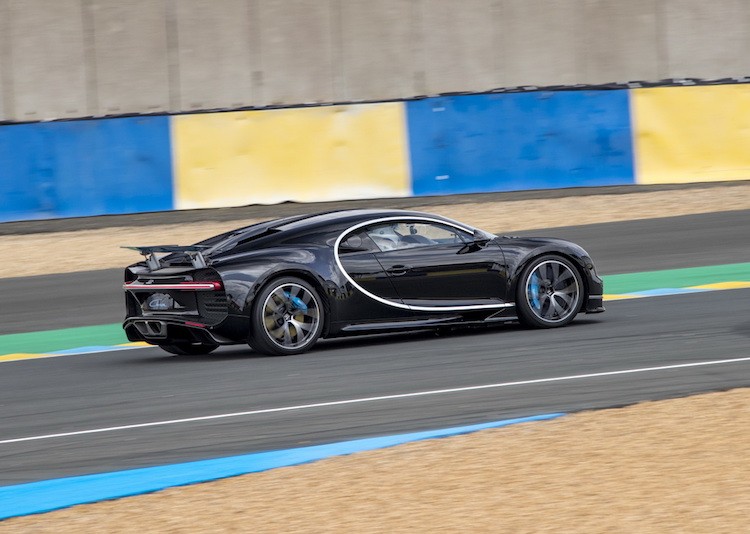 Sieu xe Bugatti Chiron nhanh hon ca xe dua Le Mans-Hinh-4