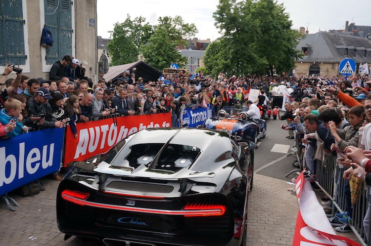 Sieu xe Bugatti Chiron nhanh hon ca xe dua Le Mans-Hinh-6