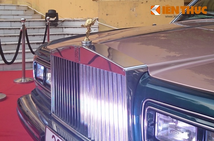 Cham mat “hang hiem” Rolls-Royce Silver Spirit tai Ha Noi-Hinh-3