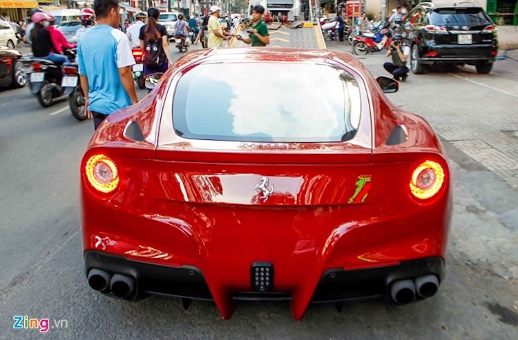 Sieu xe Ferrari F12Berlinetta phien ban do 