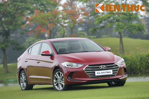 Hyundai “trinh lang” Elantra moi gia tu 615 trieu tai VN