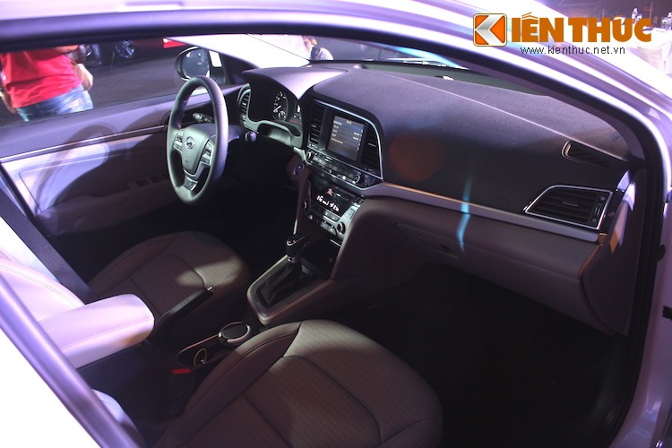 Can canh Hyundai Elantra 2016 gia 615 trieu dau Mazda3-Hinh-8