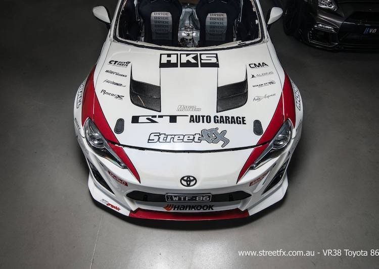 Xe the thao Toyota GT86 voi “trai tim khung” Nissan GT-R-Hinh-2