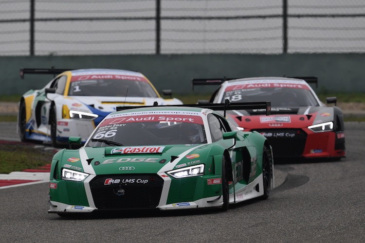 Audi an mung sieu xe dua R8 LMS thu 200 